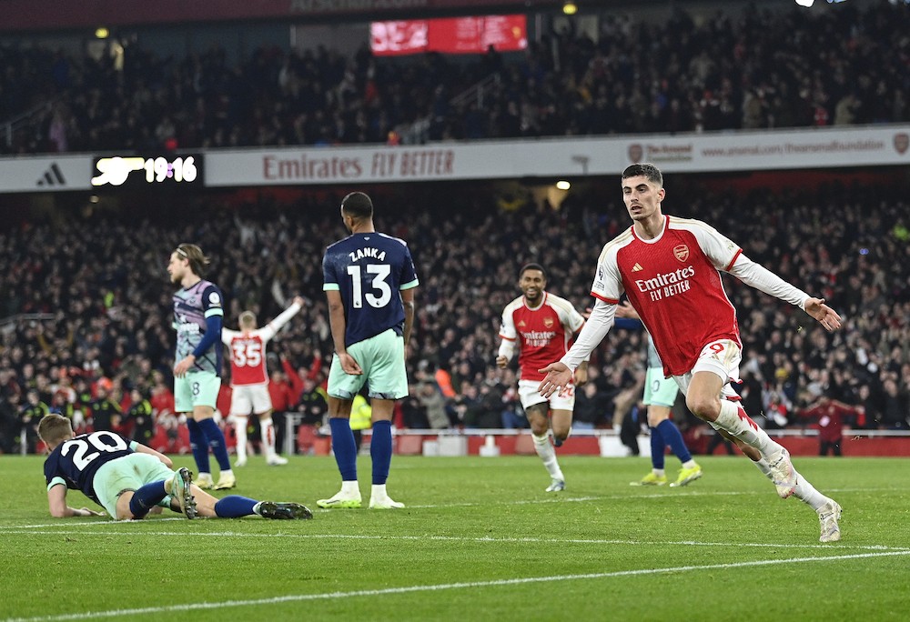 Arsenal are only the fourth side to win each of their first eight Premier League games of a calendar year - Bóng Đá