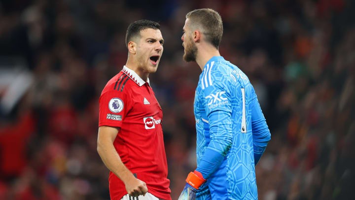 Dean Jones on Dalot - Bóng Đá