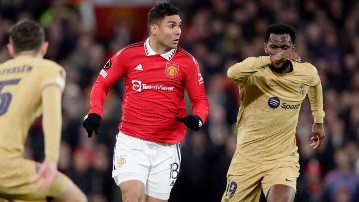  Manchester United midfielder Casemiro loves playing at Old Trafford, says Sky Sports reporter Dharmesh Sheth. - Bóng Đá