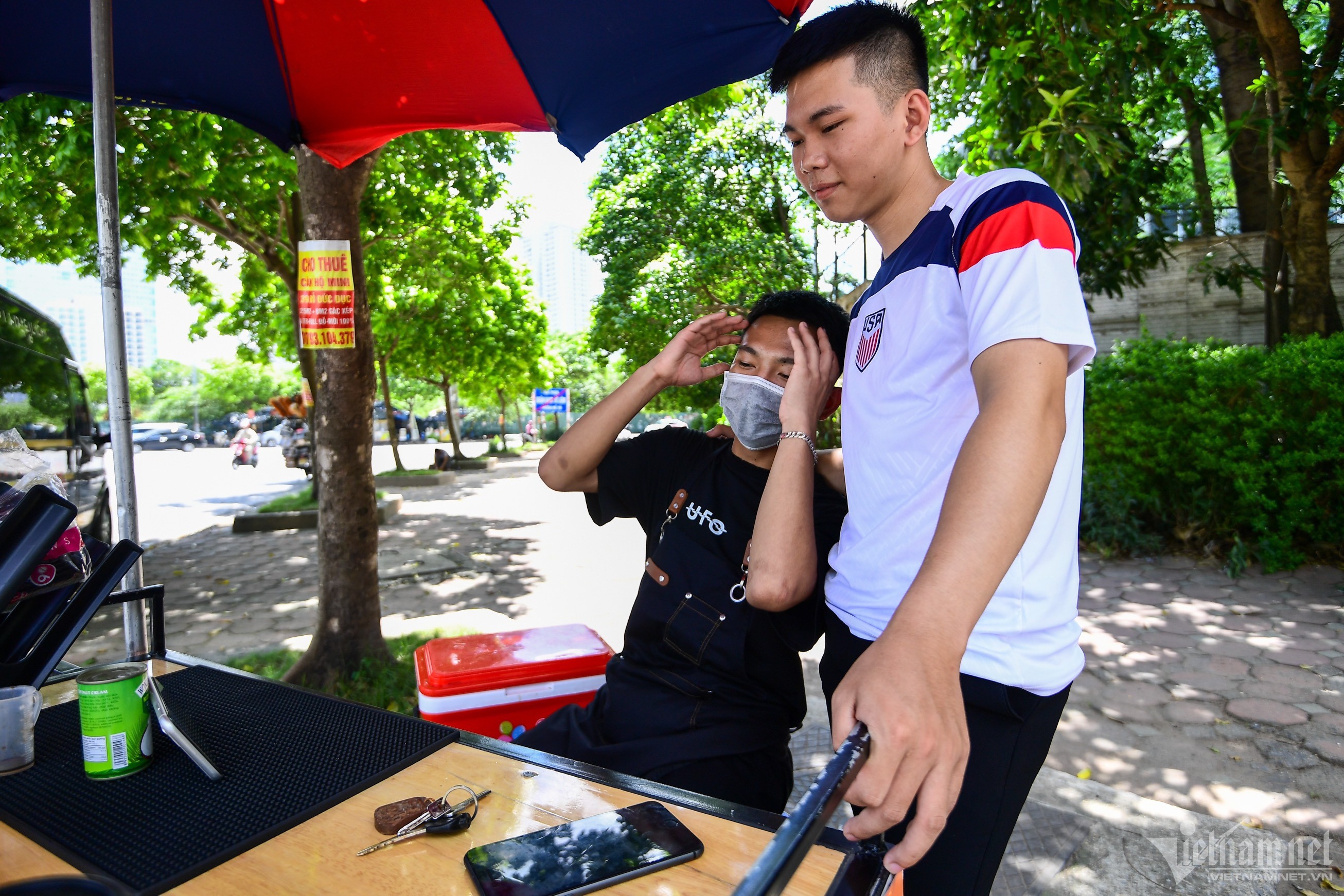 Người Hà Nội, TP.HCM vừa ăn sáng vừa xem tuyển nữ Việt Nam so găng với Mỹ - Bóng Đá