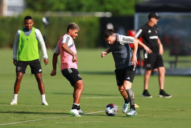 Inter Miami tái mặt với nghi vấn Messi chấn thương - Bóng Đá