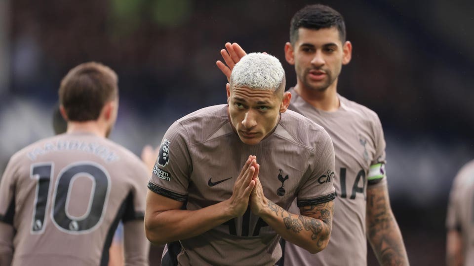 Ngả mũ trước Richarlison - Bóng Đá