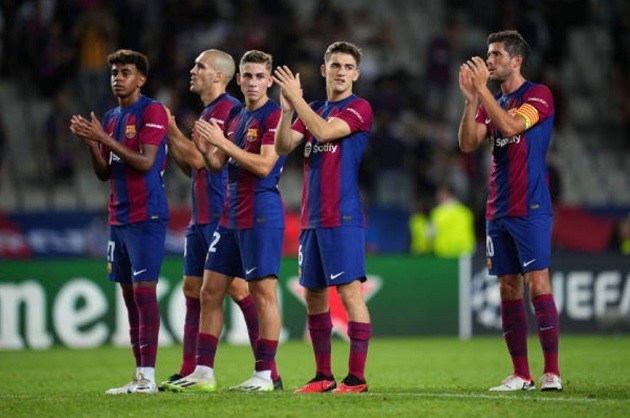 Barca đại thắng; Thủ môn Lazio ghi bàn giây cuối, cầm hòa Atletico - Bóng Đá