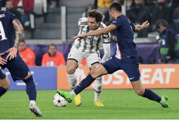 Barca bất ngờ nhắm 