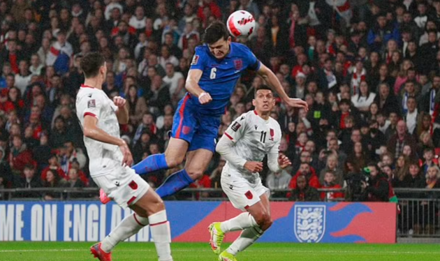 Giúp Anh hủy diệt Albania, Maguire ăn mừng như thách thức - Bóng Đá