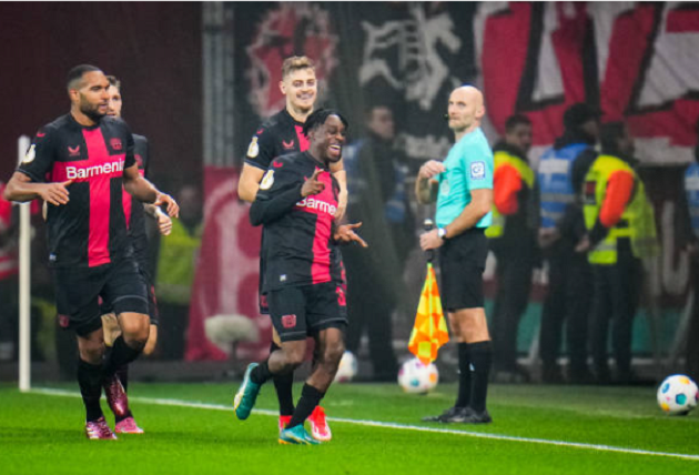 Leverkusen bước vào ngôi đền huyền thoại  - Bóng Đá