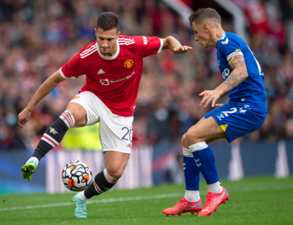 Ronaldo bỏ họp báo hậu chia tay Man Utd - Bóng Đá