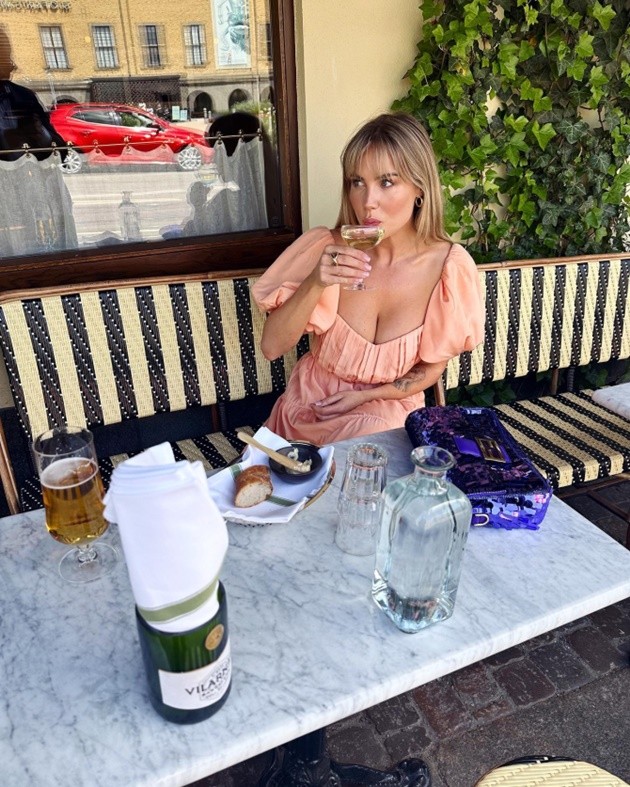 Premier League’s ‘hottest Wag’ puts on busty display in low-cut dress during ‘weekend of love’ - Bóng Đá