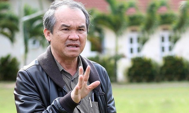 Nhìn HLV Troussier, thấy bầu Đức đã đúng - Bóng Đá