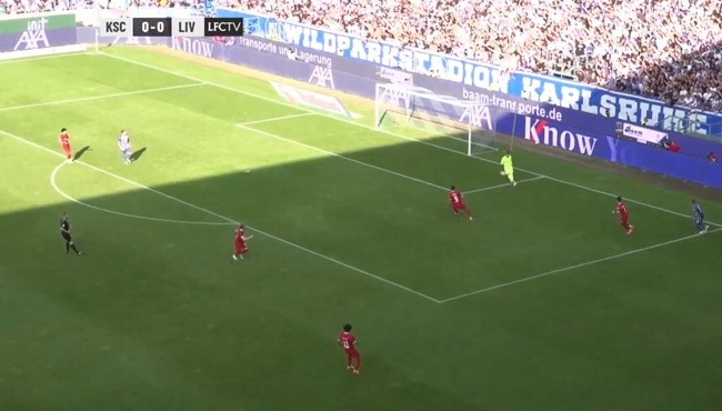 Toàn cảnh pha bóng biến Nunez thành trò hề - Bóng Đá