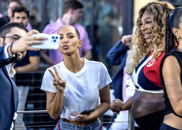  Kim Kardashian bay hơn 4000 dặm để xem Ronaldo - Bóng Đá