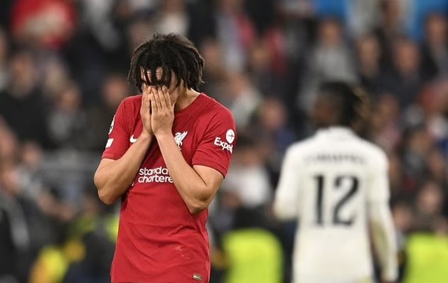 Former Chelsea star begs the club not to sign 'FIFA player' Jadon Sancho amid Erik ten Hag tension - Bóng Đá