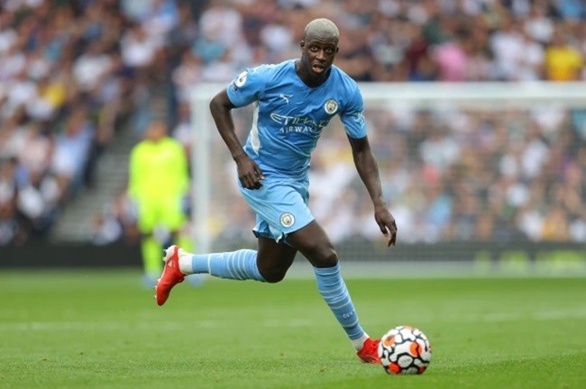 Inside Benjamin Mendy’s £5M isolated mansion as ex-Man City star puts home on market - Bóng Đá