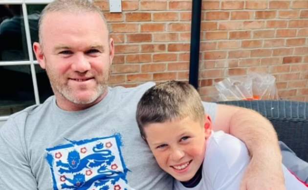 Wayne Rooney's Everton-supporting son Kai, 11, scores all four for Manchester United U12s - Bóng Đá
