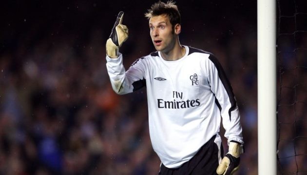 Old Trafford đã trở thành Pháo đài - Bóng Đá