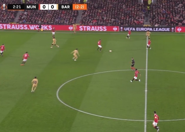 Rashford xỏ háng Allister - Bóng Đá