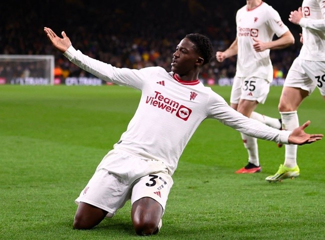 Man Utd teenagers Kobbie Mainoo and Alejandro Garnacho are stepping up for Erik ten Hag ahead of season run-in - Bóng Đá