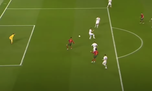 Bóng chết vẫn là mỏ vàng để Ronaldo khai thác - Bóng Đá