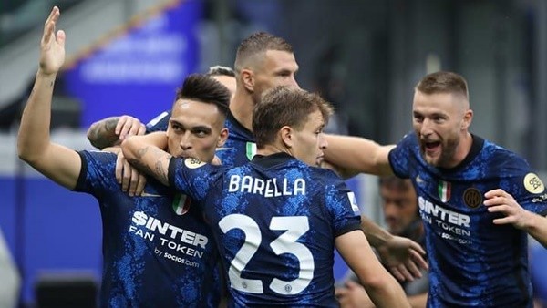 Arnold bị Mitoma và Kvaratskhelia hành hạ - Bóng Đá