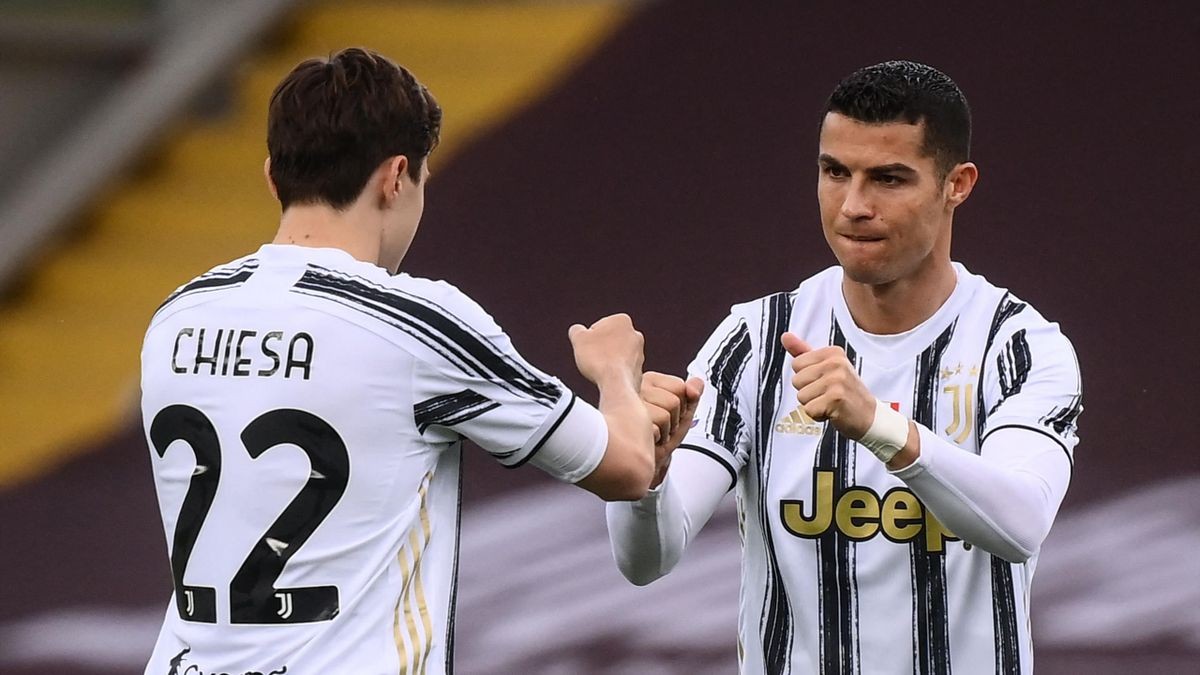 Ronaldo Urges Manchester United To Sign Juventus Winger: Is He Needed At Old Trafford? - Bóng Đá
