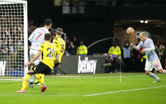 Donny van de Beek the only Manchester United player to show ‘belief’ against Watford, says Owen Hargreaves - Bóng Đá