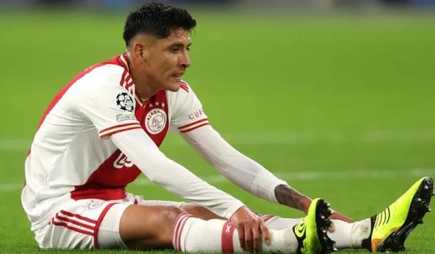 Sao Hà Lan cho thế giới chứng kiến miếng đánh độc đáo - Bóng Đá