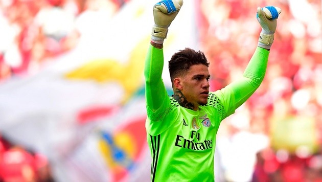 Inside the abandoned 50,000-seat stadium that has homeless people living in stands - Bóng Đá