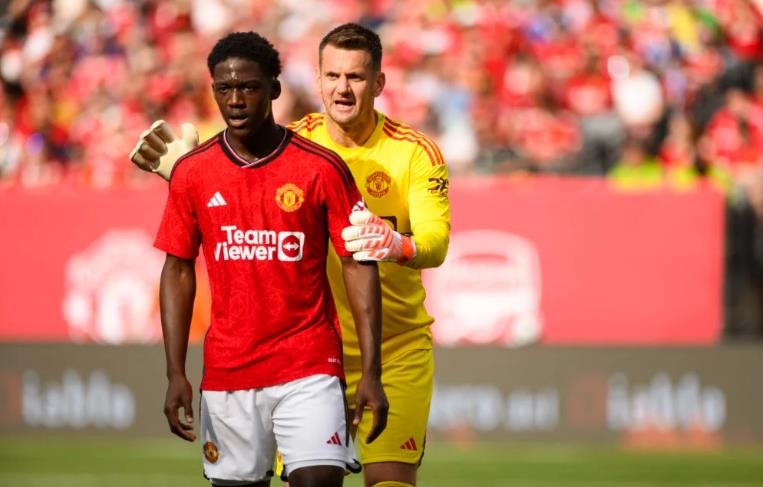 Nketiah - Bóng Đá