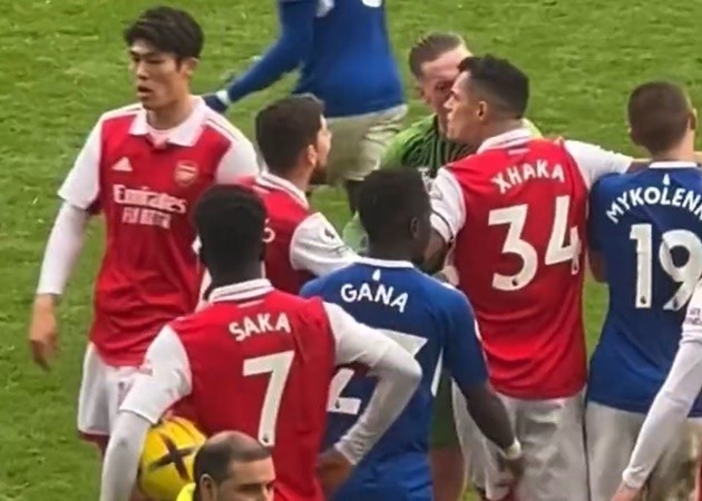 Alan Shearer’s glam daughter Hollie flashes bra in see-through lace top - Bóng Đá