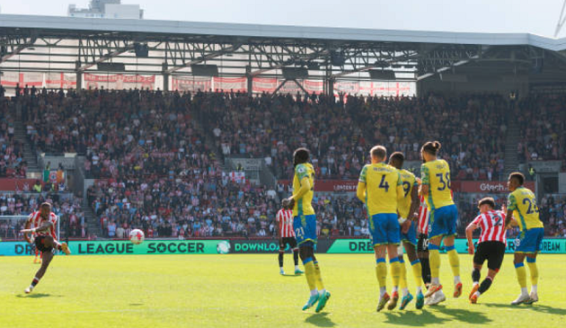 Navas mắc sai lầm nghiêm trọng, Forest lâm nguy  - Bóng Đá