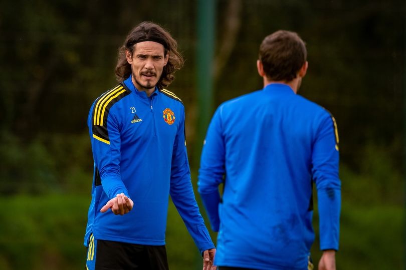 Manchester United give Edinson Cavani injury update and confirm possible return date - Bóng Đá