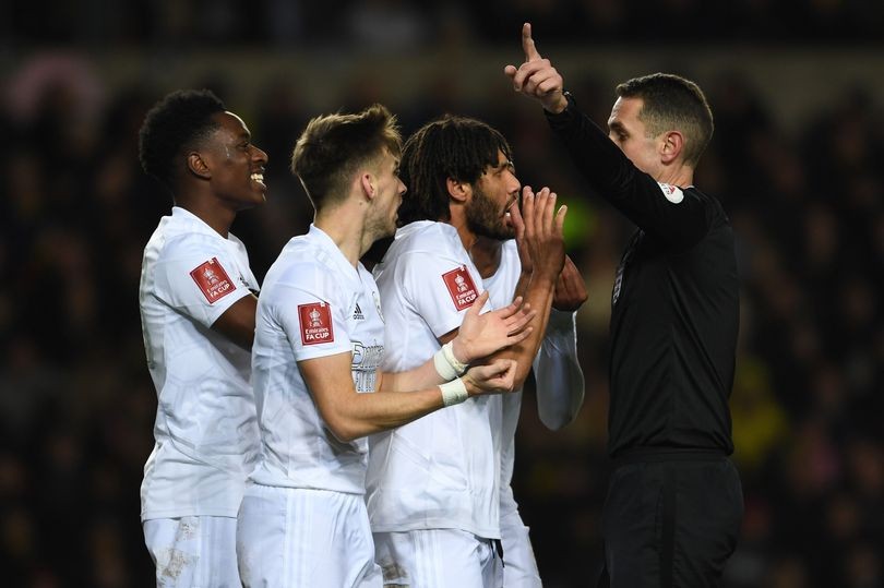 Arsenal fined by FA ahead of Man Utd clash for failing to control players vs Oxford - Bóng Đá