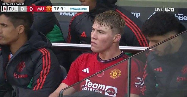 Rasmus Hojlund's furious reaction after Erik ten Hag hooked Man Utd striker - Bóng Đá
