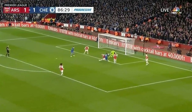 Bất lực trước Newcastle, Ronaldo trút giận lên trọng tài Craig Pawson  - Bóng Đá