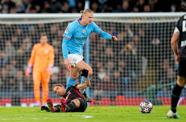 Một mình Haaland ghi 5 bàn, đưa Man City vào Tứ kết - Bóng Đá