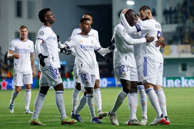 Khoảnh khắc anh hùng trọng anh hùng giữa Mbappe và Hakimi - Bóng Đá