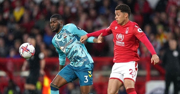 Cuộc đua trụ hạng Premier League 'căng như dây đàn' - Bóng Đá