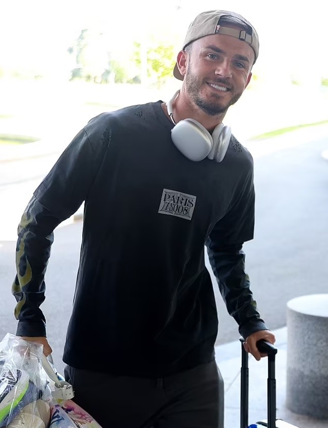 Levi Colwill and Eddie Nketiah join Bukayo Saka and Co at St George's Park - Bóng Đá