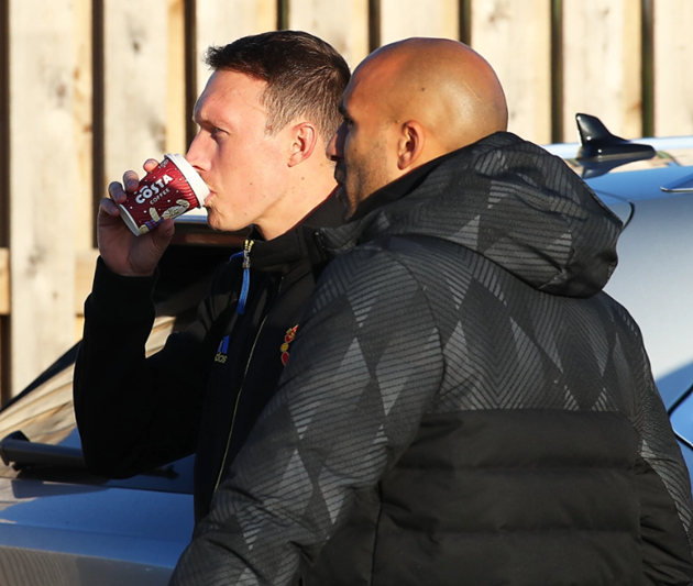  Man Utd flops arrive at Manchester airport to fly out to Spain for Carrick’s first game in charge against Villarreal - Bóng Đá
