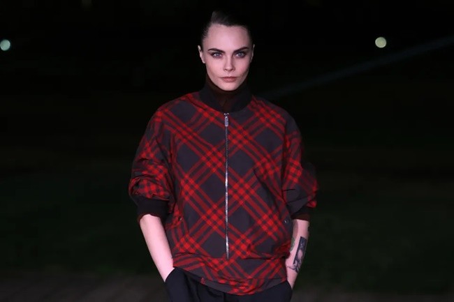 Dele Alli joined by Wag Cindy Kimberly for Burberry event - Bóng Đá