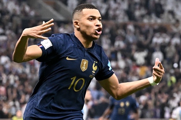 Pháp hội quân - Bóng Đá