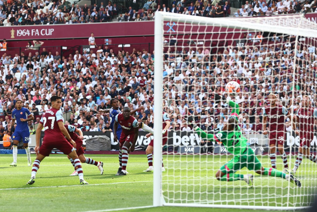 ‘HE’S LIKE AN ARTIST’: MARCEL DESAILLY BLOWN AWAY BY CHELSEA PLAYER DESPITE WEST HAM LOSS - Bóng Đá