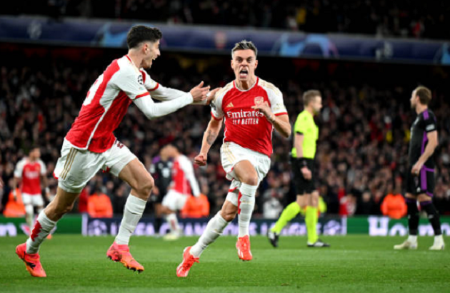 Cánh trái tê liệt của Arsenal - Bóng Đá