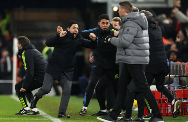 Gabriel Jesus đã tự cứu chính mình - Bóng Đá