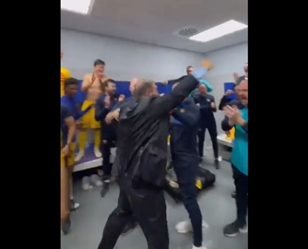 Ramsdale cưới vợ - Bóng Đá