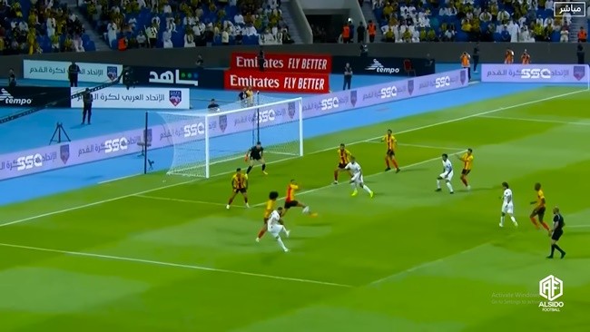 Karim Benzema score stunning goal on Al-Ittihad debut - Bóng Đá