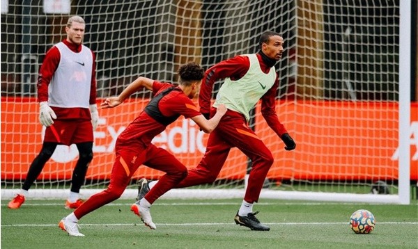 Amazing run by Kim - Bóng Đá