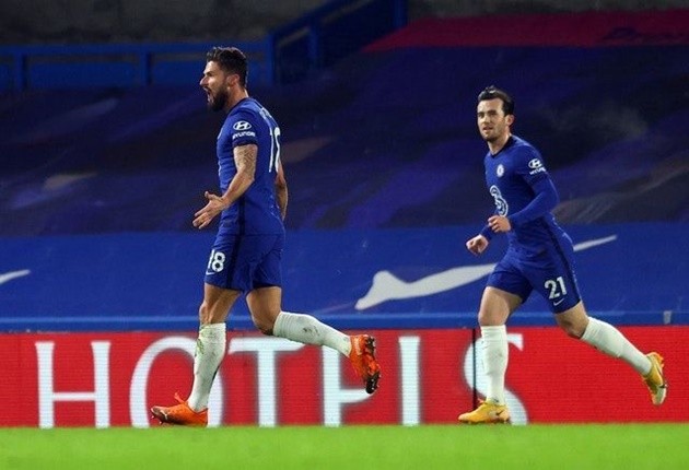 Emi Martinez nằm thẳng cẳng, Messi nhảy cẫng như đứa trẻ - Bóng Đá