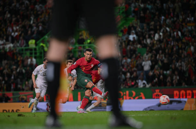 Bóng chết vẫn là mỏ vàng để Ronaldo khai thác - Bóng Đá