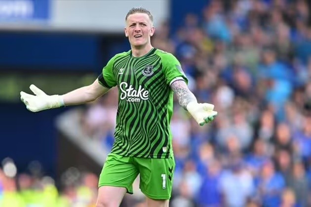 Man Utd sẽ tăng gấp đôi lương cho Pickford - Bóng Đá